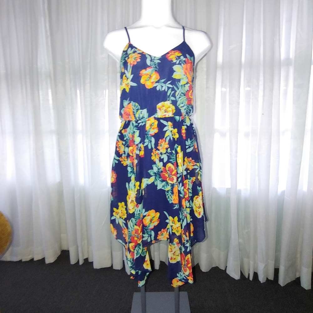 Floral summer dress. - Picture 8 of 16